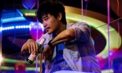 赶集的妇人